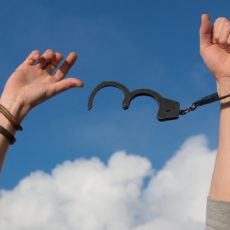 事件沒有絕對的定義，重新對被拒絕下定義